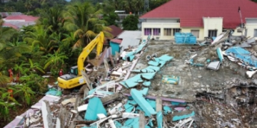 7.7-magnitude quake