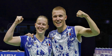 Badminton WC: Take champagne and gulp it; that’s Gicquel-Delrue’s way to celebrate historic gold