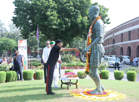 Sports Min Mandaviya leads National Sports Day celebrations at Major Dhyan Chand Stadium