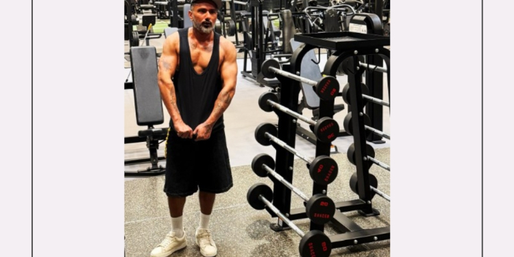 Yo Yo Honey Singh flaunts muscles as he preps for London Fashion Week