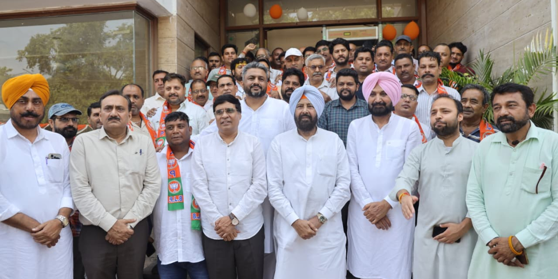 BJP Gets Major Boost in Punjab: Over 250 Leaders from Garhwal Community Join Party