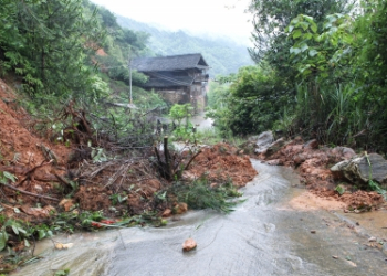 Mudslide, landslide leave 2 dead, 10 missing in China’s Jiangxi