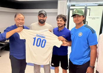 Cricket Association of Bengal felicitates Shami for 100th FC game milestone