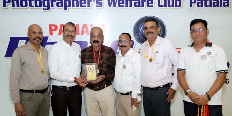 Photographers Welfare Club, Patiala Honors Senior Photographer Arvinder Singh of Punjab Mandi Board