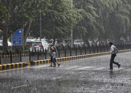 Delhi-NCR wakes up to heavy rain, thunderstorms; IMD issues red alert across 11 districts