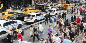 Indian American population in US crosses 5.4 million, Census survey shows