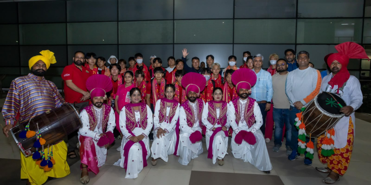 South Korean Men’s Hockey team receives Hearty & Rousing Punjabi Welcome at Mohali Airport with Dhol, Bhangra & Phulkaris